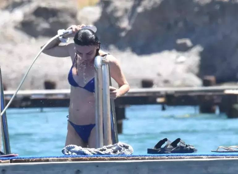 Hande Ataizi’den bikini şovu. Sezonu açtı - Resim: 11